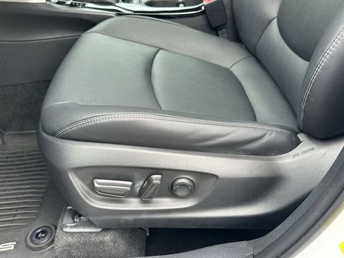 Certified 2024 Toyota Corolla Cross XLE w/ Convenience Package AWD/4WD image 27