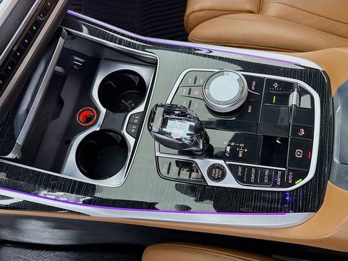 Used 2021 BMW X7 M50i w/ Executive Package image 22