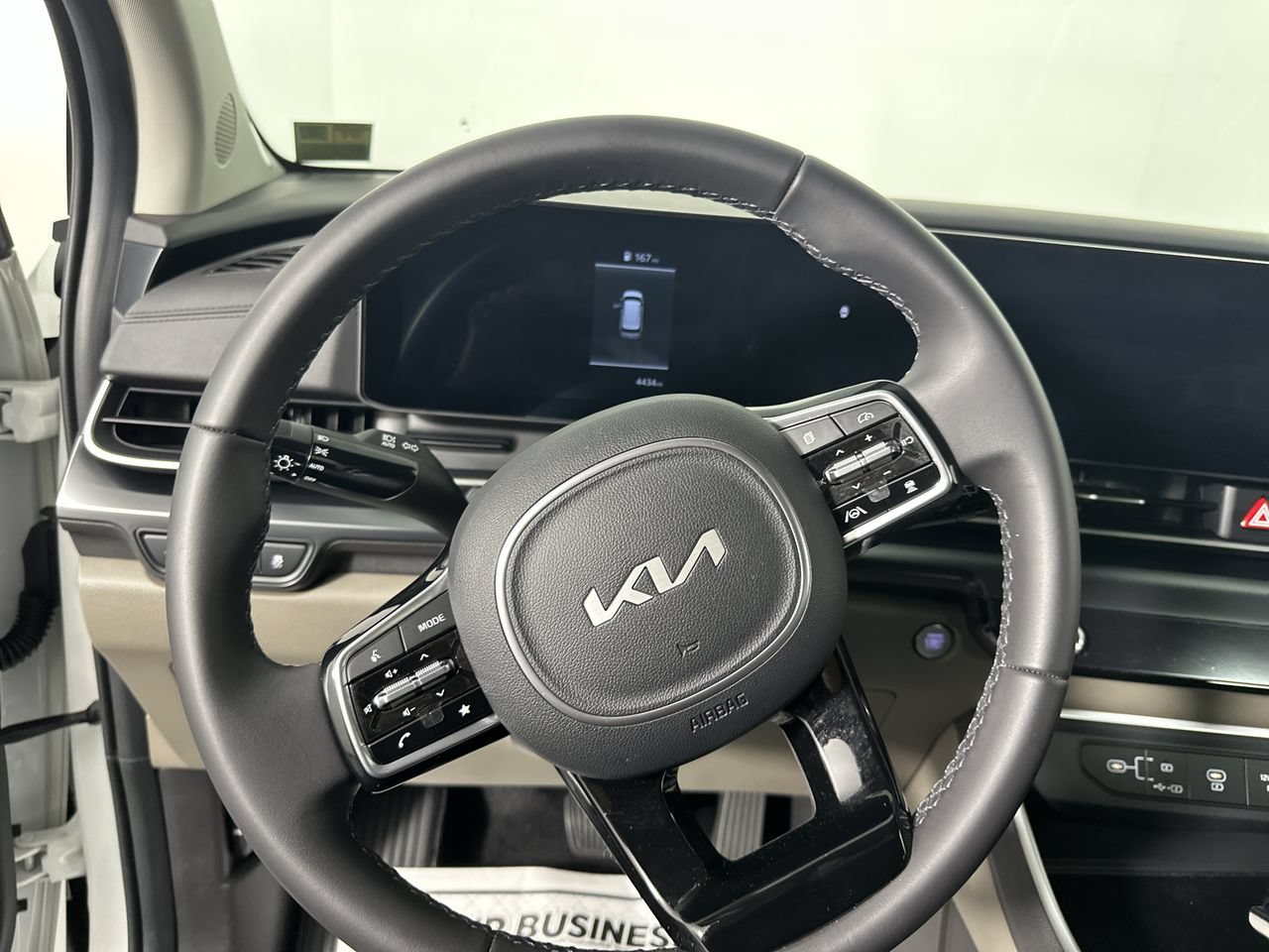 Certified 2026 Kia Carnival FWD image 5