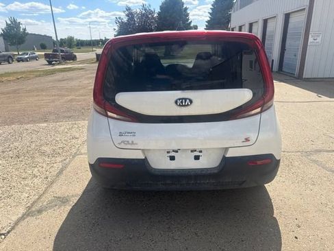 Used 2020 Kia Soul S FWD image 9