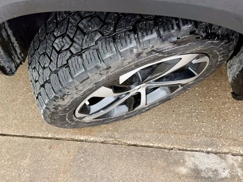 Used 2024 Chevrolet Trax RS w/ Driver Confidence Package image 35