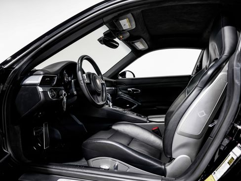 Used 2012 Porsche 911 Carrera S image 18