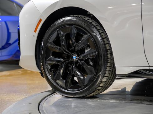 Used 2024 BMW 740i w/ Premium Package 2 image 69