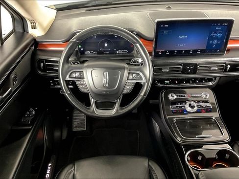 Used 2023 Lincoln Nautilus Reserve AWD/4WD image 7
