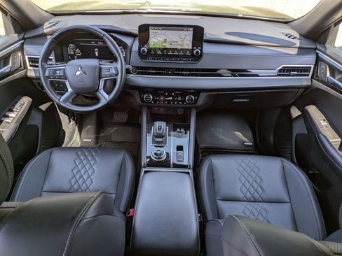 Used 2025 Mitsubishi Outlander SEL AWD/4WD image 16