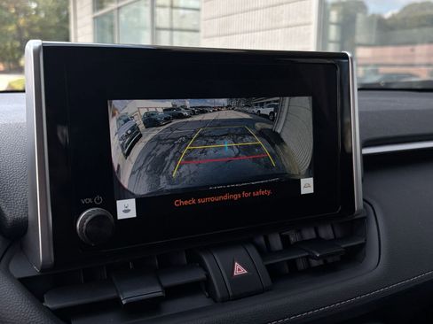 Used 2025 Toyota RAV4 LE image 17