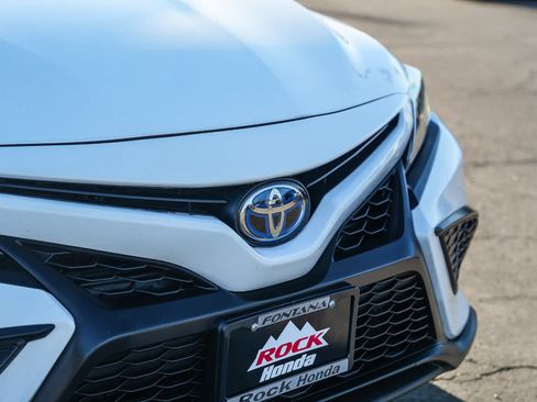 Used 2023 Toyota Camry SE image 5