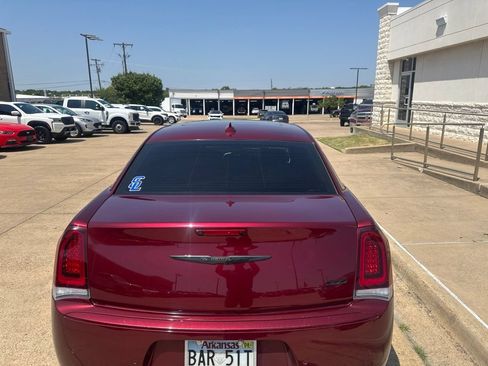 Used 2023 Chrysler 300 Touring L w/ Popular Equipment Group RWD image 9
