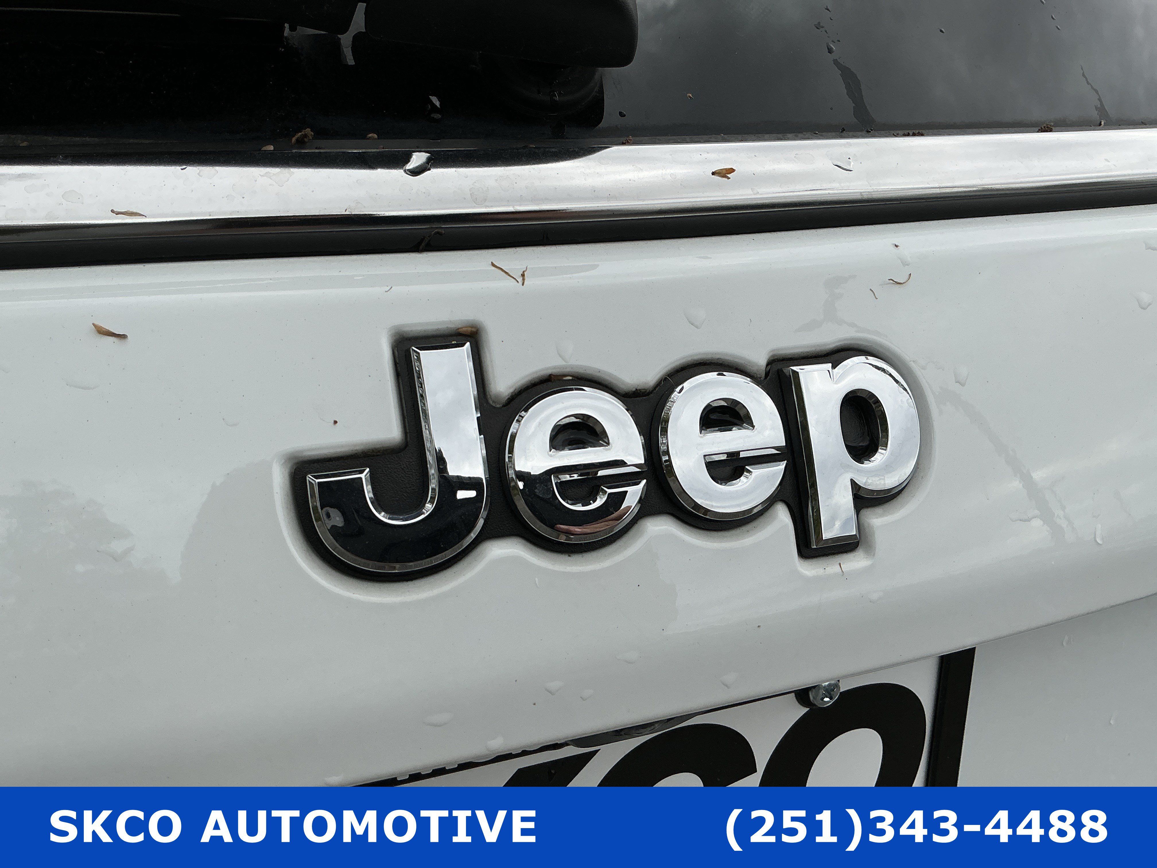 Used 2023 Jeep Compass Latitude w/ Sun and Sound Group AWD/4WD image 29