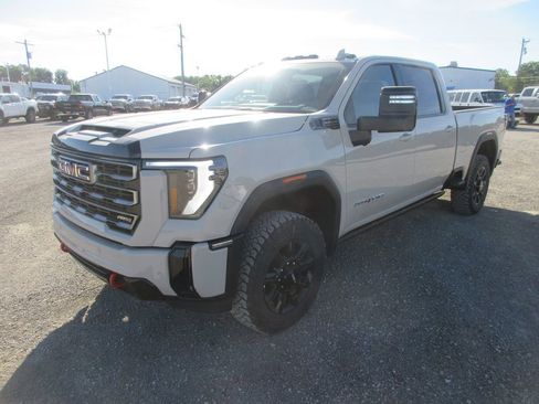 New 2026 GMC Sierra 2500 AT4 w/ AT4 Premium Plus Package AWD/4WD image 10