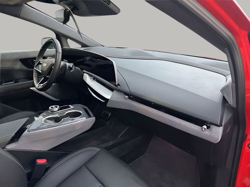 Certified 2025 Cadillac Optiq Sport 2 image 14