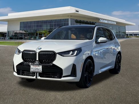 Used 2025 BMW X3 xDrive30i w/ M Sport Package image 4