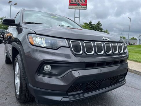 Used 2022 Jeep Compass Latitude w/ Convenience Group AWD/4WD image 40