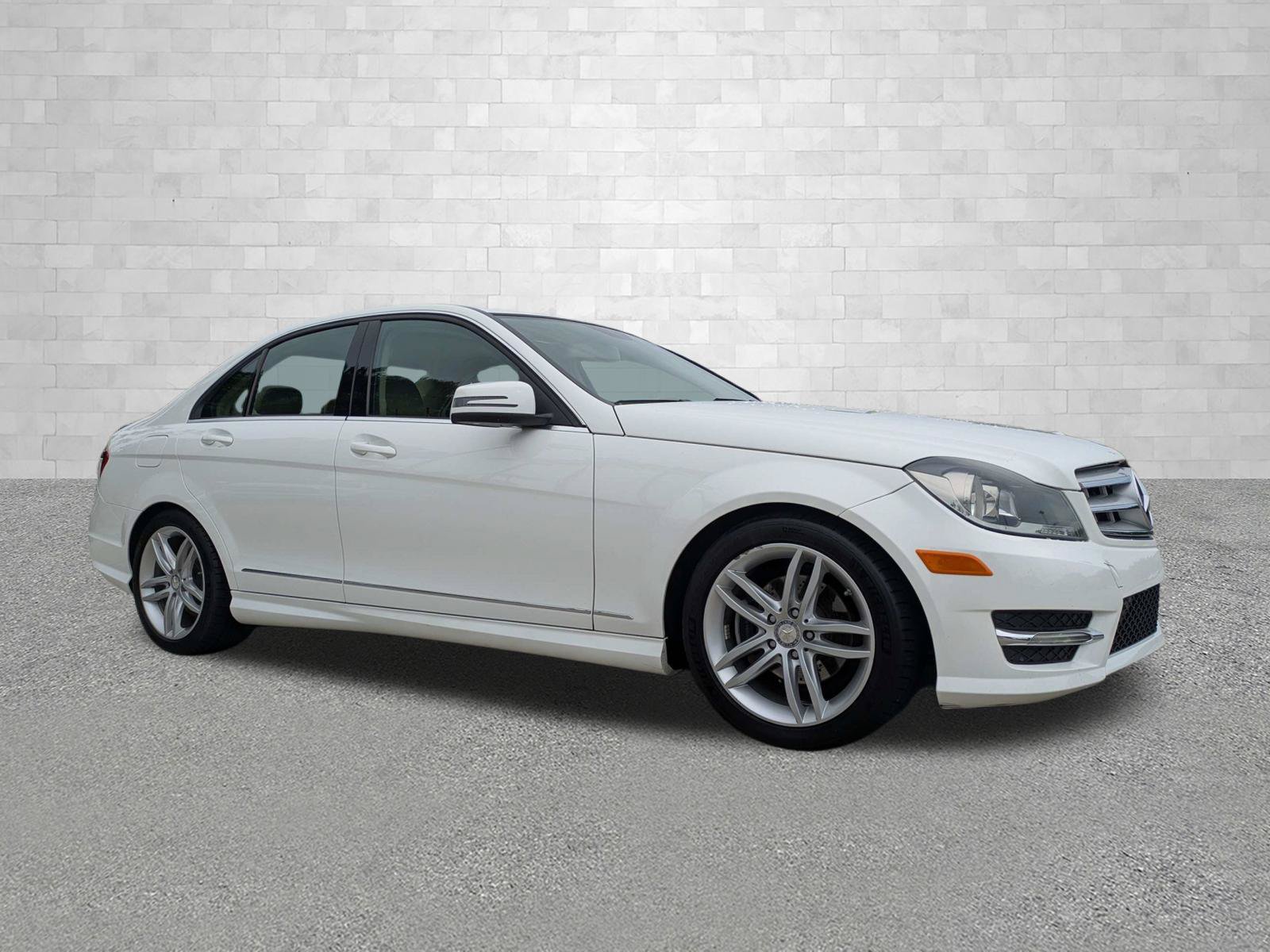 Used 2013 Mercedes-Benz C 250 Sedan image 1
