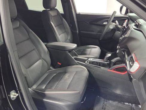 Used 2022 Chevrolet TrailBlazer RS FWD image 17