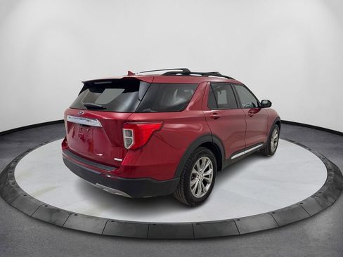 Used 2020 Ford Explorer XLT w/ Equipment Group 202A image 5