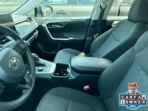 Used 2025 Toyota RAV4 XLE AWD/4WD image 3
