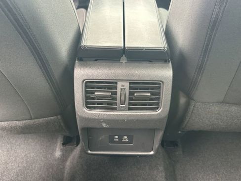 Used 2023 Nissan Rogue SV image 16