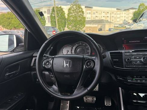 Used 2017 Honda Accord Sport image 23