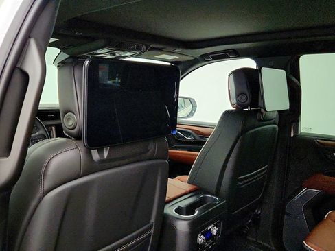 Used 2023 GMC Yukon Denali Ultimate AWD/4WD image 24