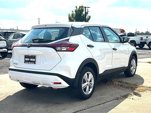 New 2025 Nissan Kicks Play S image 8