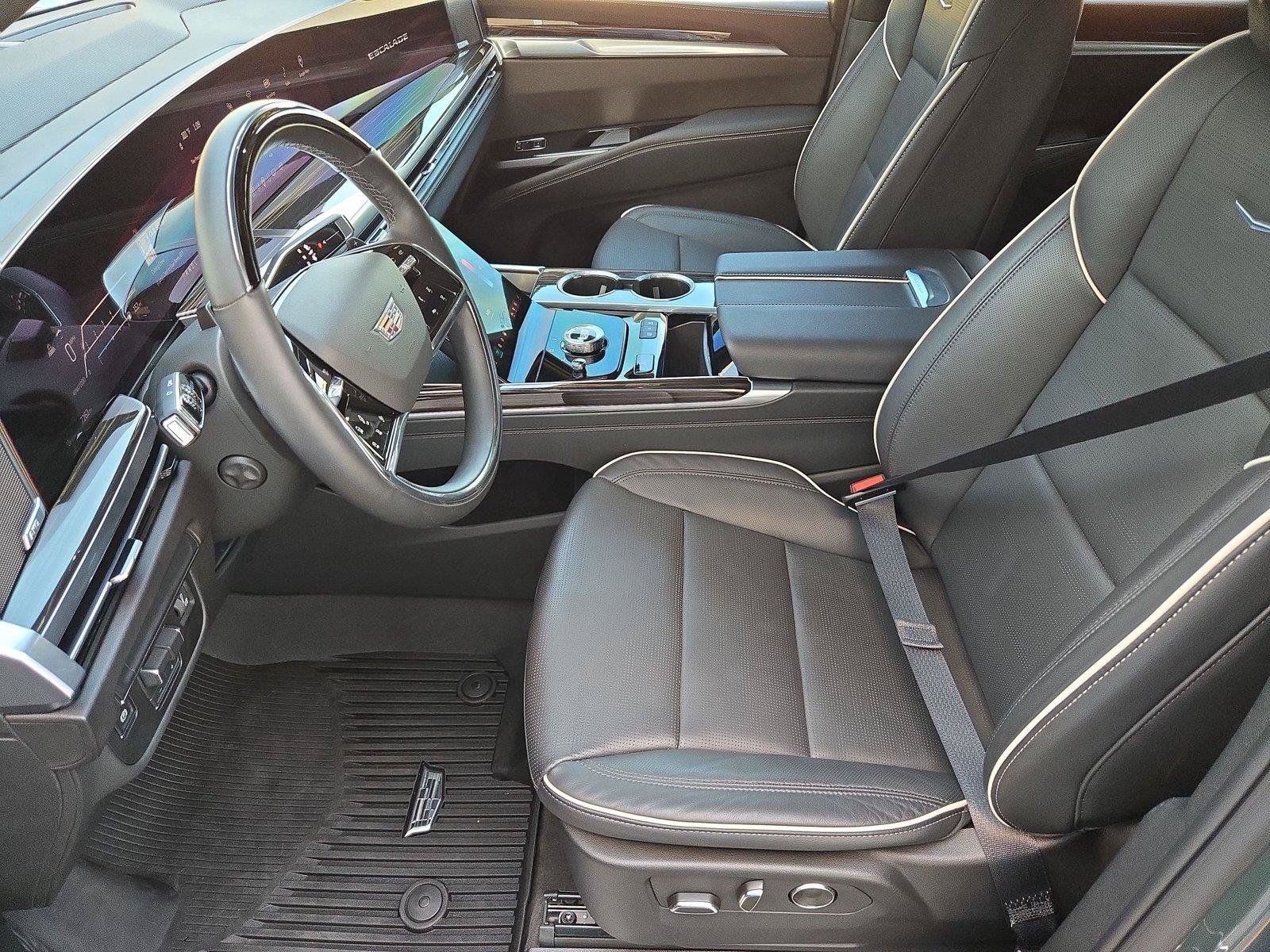 Certified 2026 Cadillac Escalade Luxury w/ LPO, Floor Liner Package RWD image 11