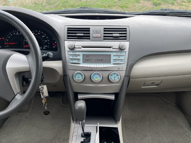 Used 2007 Toyota Camry LE FWD image 19