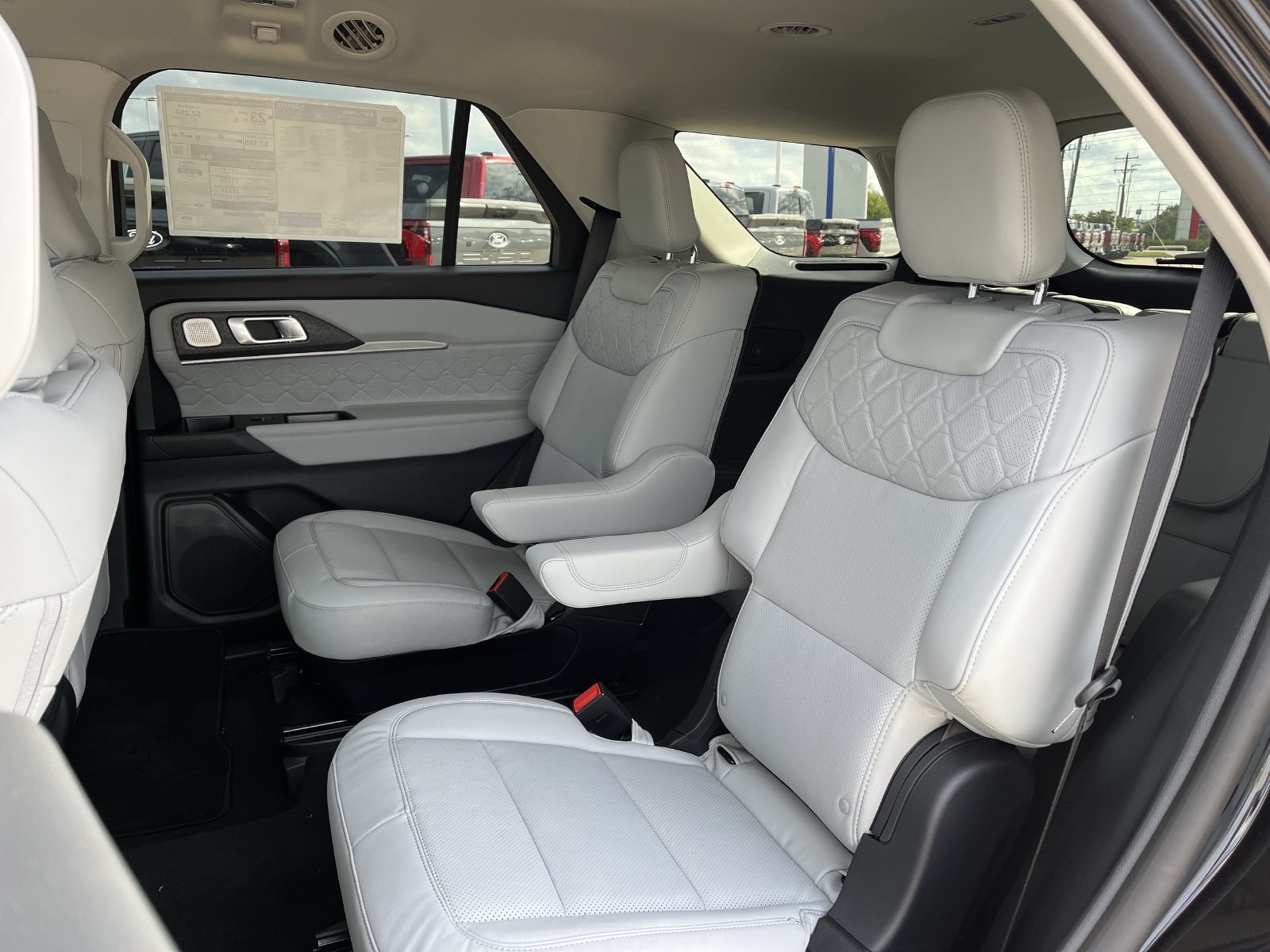 New 2026 Ford Explorer Platinum w/ LUX Leather Package AWD/4WD image 24