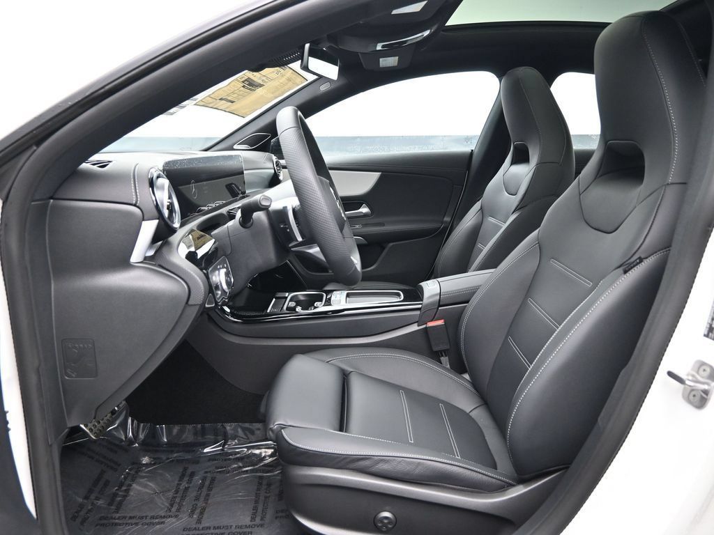 Used 2025 Mercedes-Benz CLA 250 4MATIC image 27