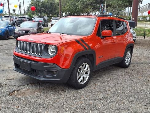 Used 2015 Jeep Renegade Latitude w/ Popular Equipment Group FWD image 3