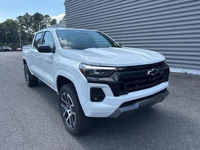 Used 2024 Chevrolet Colorado Z71 w/ Z71 Convenience Package 2