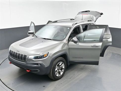 Used 2019 Jeep Cherokee Trailhawk w/ Comfort/Convenience Group image 57