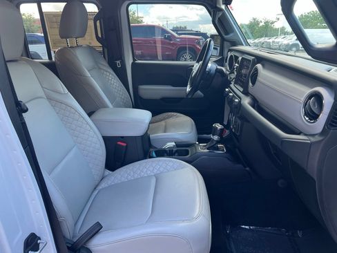 Used 2022 Jeep Gladiator Overland AWD/4WD image 22