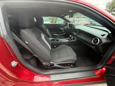Used 2020 Chevrolet Camaro LT RWD image 13