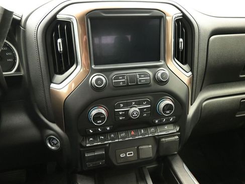 Used 2020 Chevrolet Silverado 1500 High Country image 13