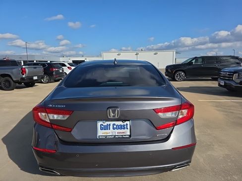Used 2018 Honda Accord Touring image 8