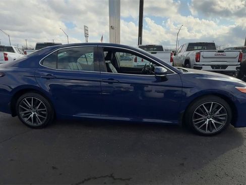 Used 2024 Toyota Camry XLE w/ Cold Weather Package image 9