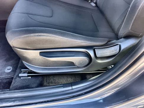 Used 2025 Hyundai Elantra Sport image 31