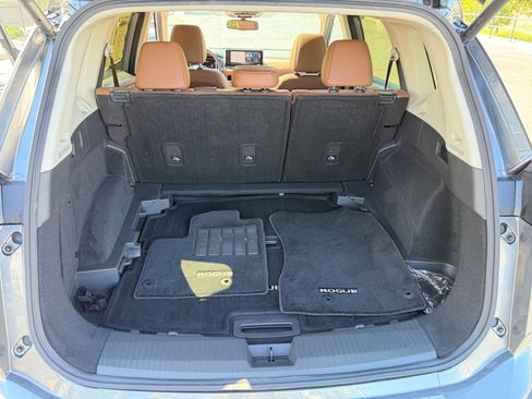 Used 2025 Nissan Rogue Platinum AWD/4WD image 32