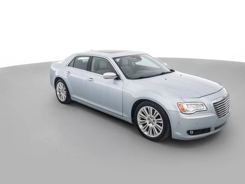 Used 2013 Chrysler 300 C Luxury Series w/ Harman Kardon Audio Group RWD image 3