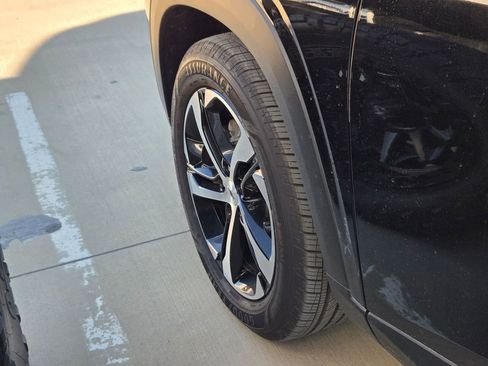 Used 2025 Chevrolet Trax RS w/ Driver Confidence Package image 10