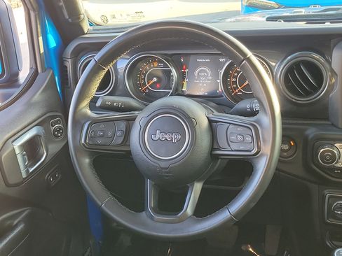 Used 2022 Jeep Gladiator Sport image 18