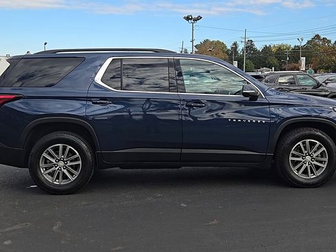Certified 2023 Chevrolet Traverse LT w/ Rear Camera Mirror Package image 5