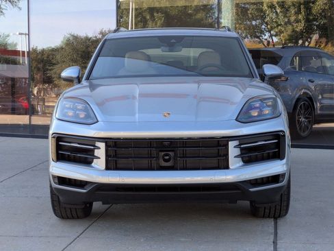 Certified 2026 Porsche Cayenne AWD/4WD image 6