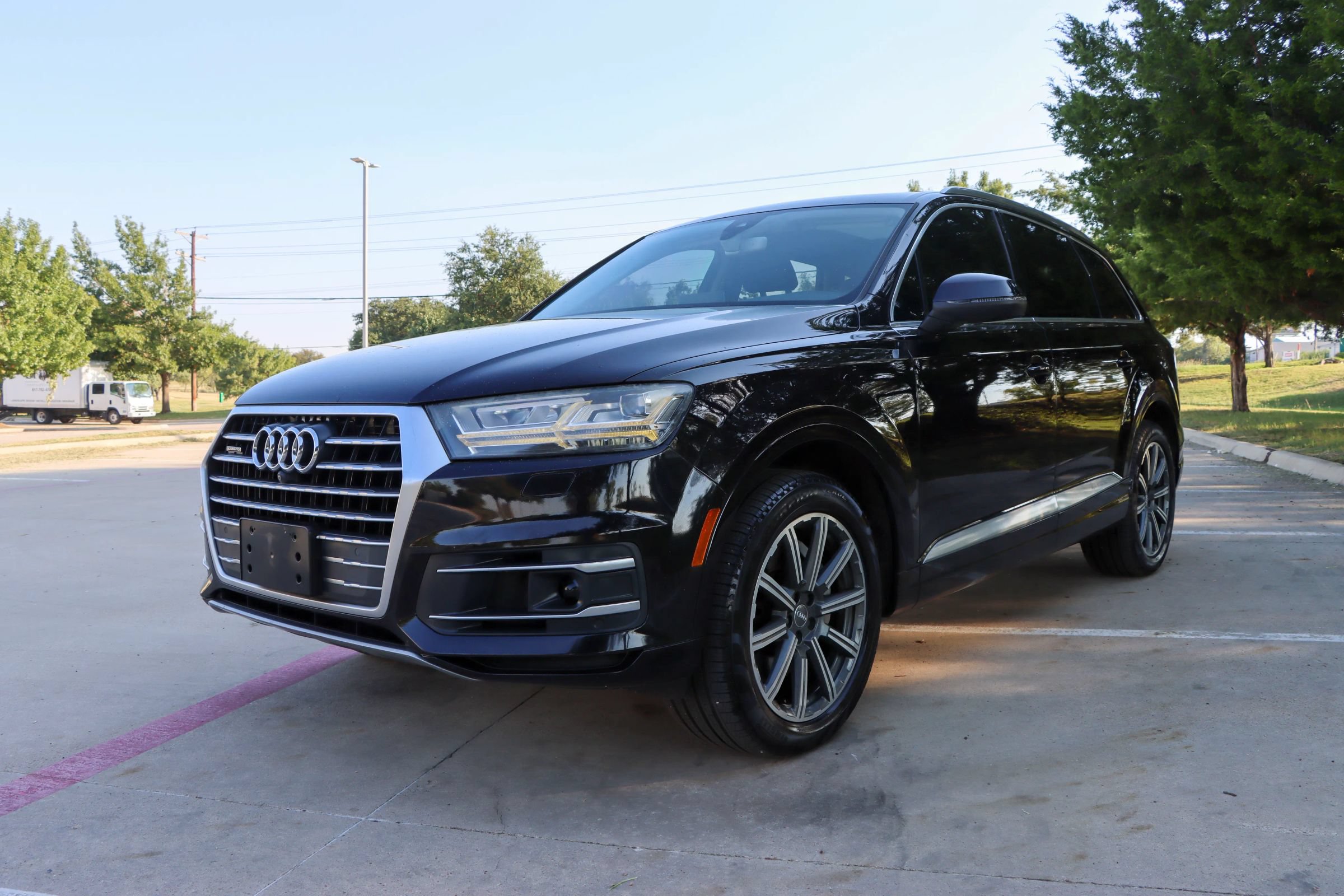 Used 2017 Audi Q7 3.0T Premium Plus w/ Premium Plus Package AWD/4WD image 3
