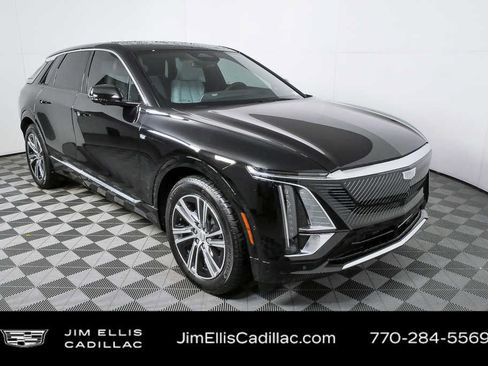 New 2026 Cadillac Lyriq Luxury image 2