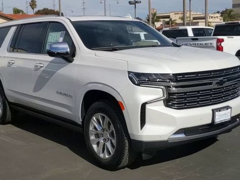 Used 2023 Chevrolet Suburban Premier AWD/4WD image 2