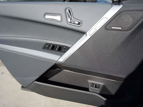 New 2026 BMW iX xDrive60 w/ M Sport Package image 14