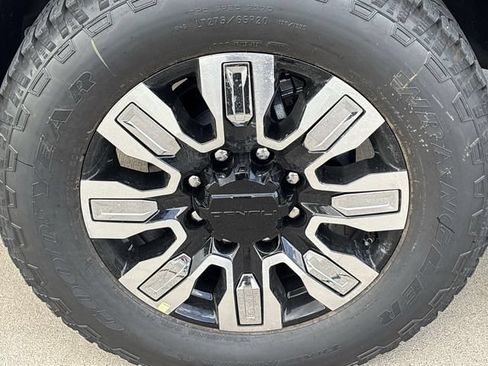 New 2026 GMC Sierra 2500 Denali w/ Denali Reserve Package AWD/4WD image 10