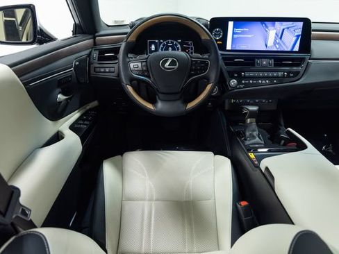 Used 2025 Lexus ES 350 w/ Accessory Package (Z1) FWD image 3
